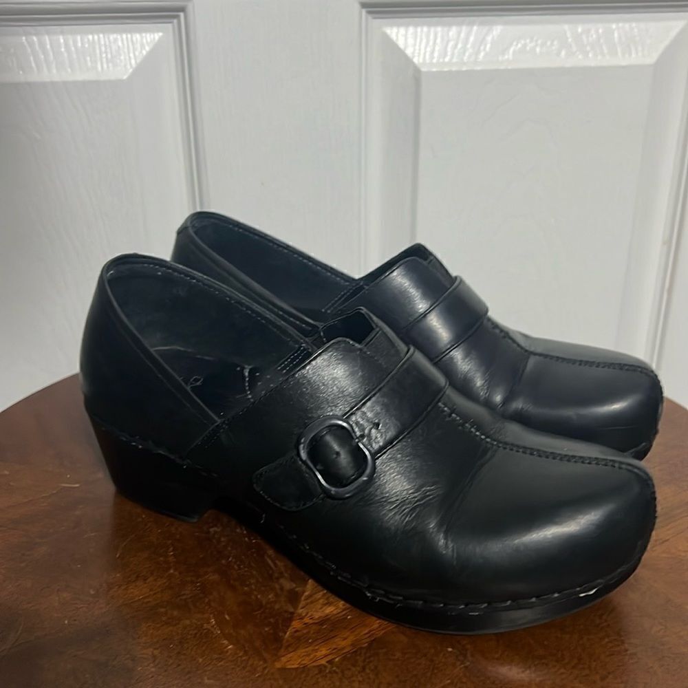 🔥 DANSKO Solstice Clogs Women's 39 US Size 9 Black Leather Closed Back Shoes